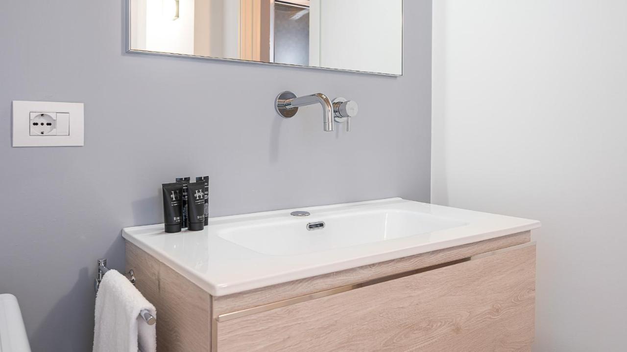 Classbnb - Due Moderni Appartamenti A 1Km Dall'Arco Della Pace Milan Exterior photo
